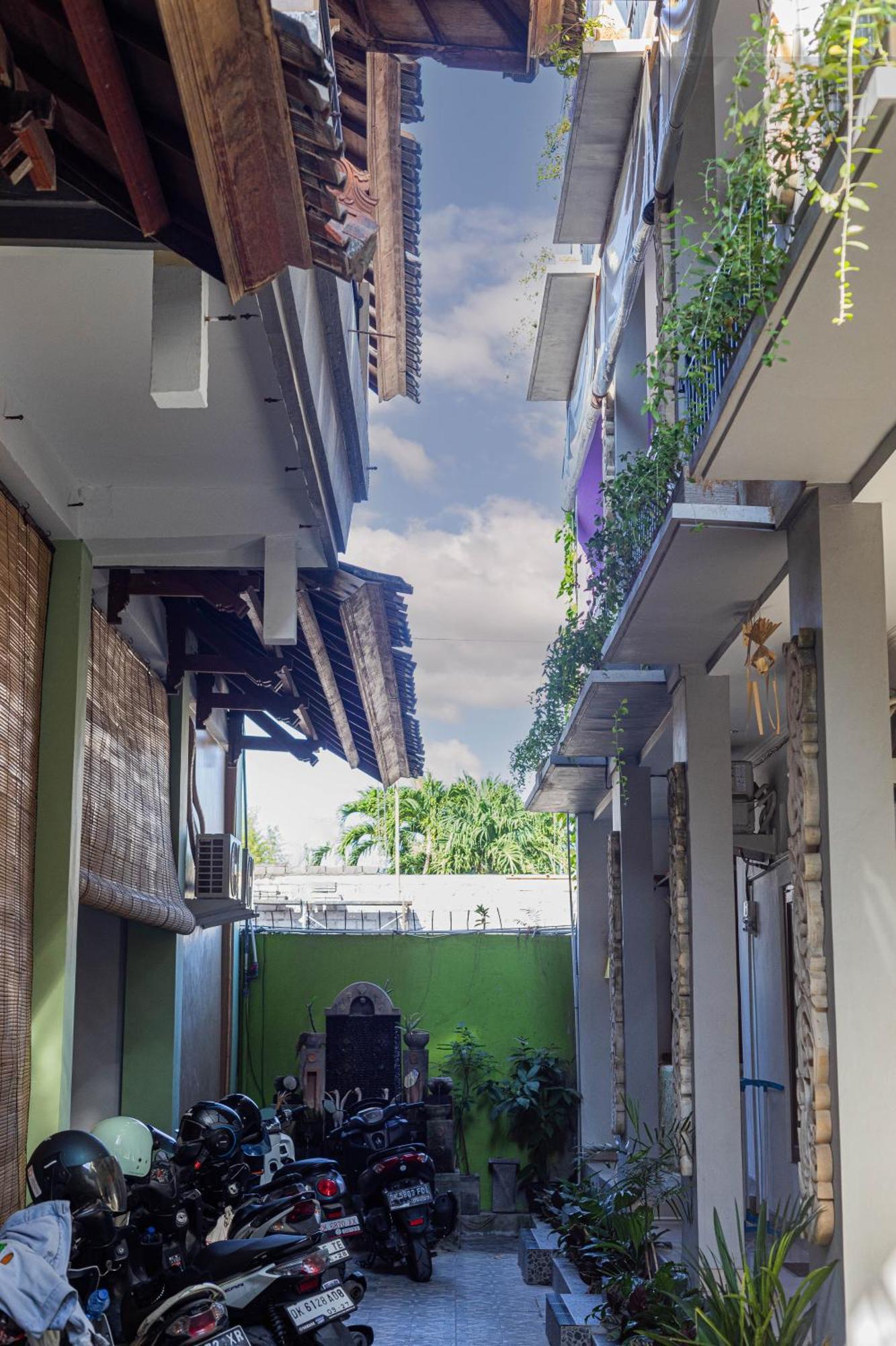 Bali Dd Homestay Seminyak Esterno foto